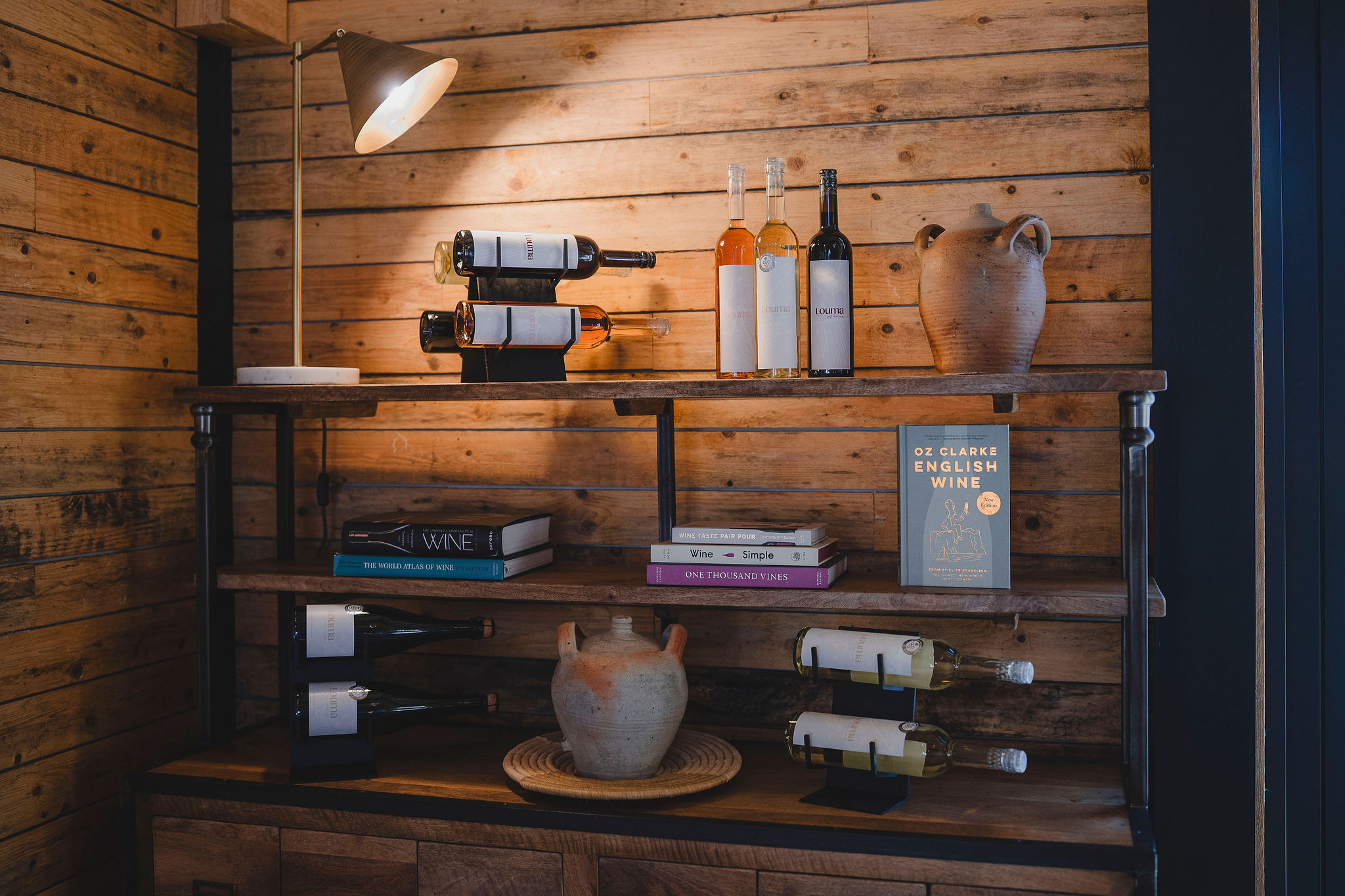 LS102 – wine retail corner 1